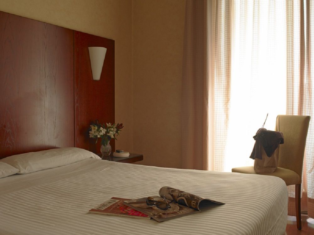 مدريد Hotel Arosa الغرفة الصورة